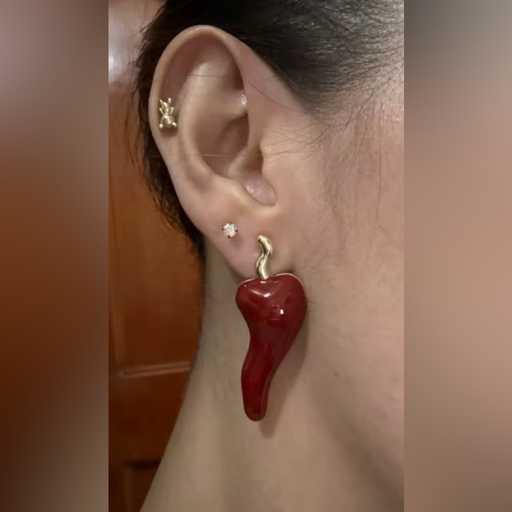 Red Chili Pepper Stud Earrings - Picture 2 of 2